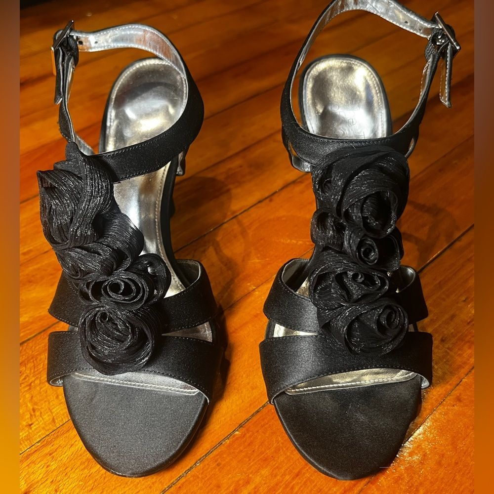 Touch of Nina High-heeled sandals ankle strap open toe Floral  Size 8 Black
